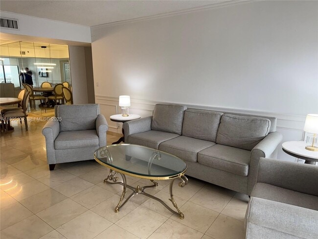 Building Photo - 1000 W Island Blvd