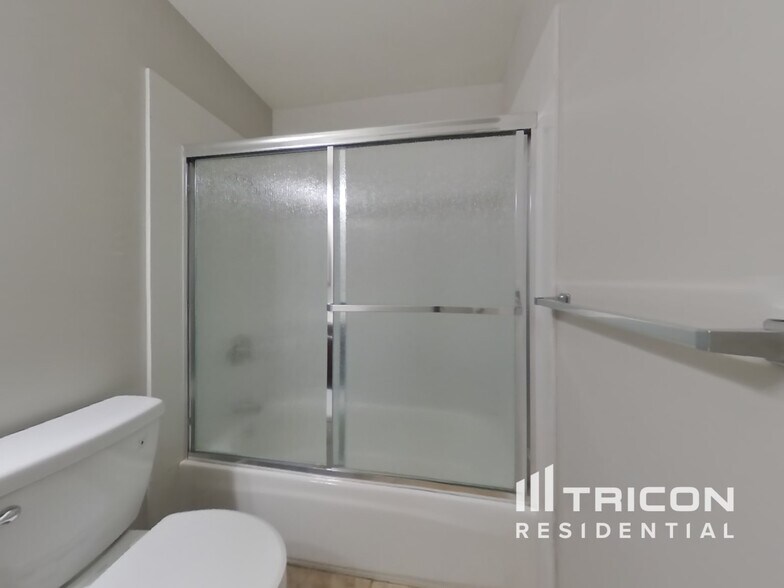 Building Photo - 2076 Harte Ct