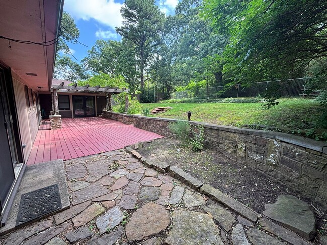 Building Photo - Mid-Century Modern 3-Bedroom, 2-Bathroom H...