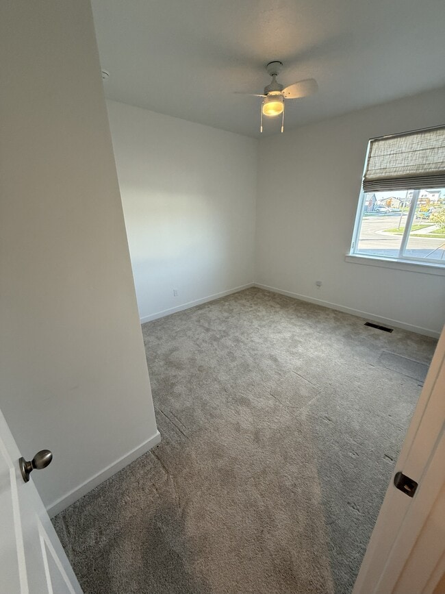 Building Photo - 15350 Blue Pinion Ave