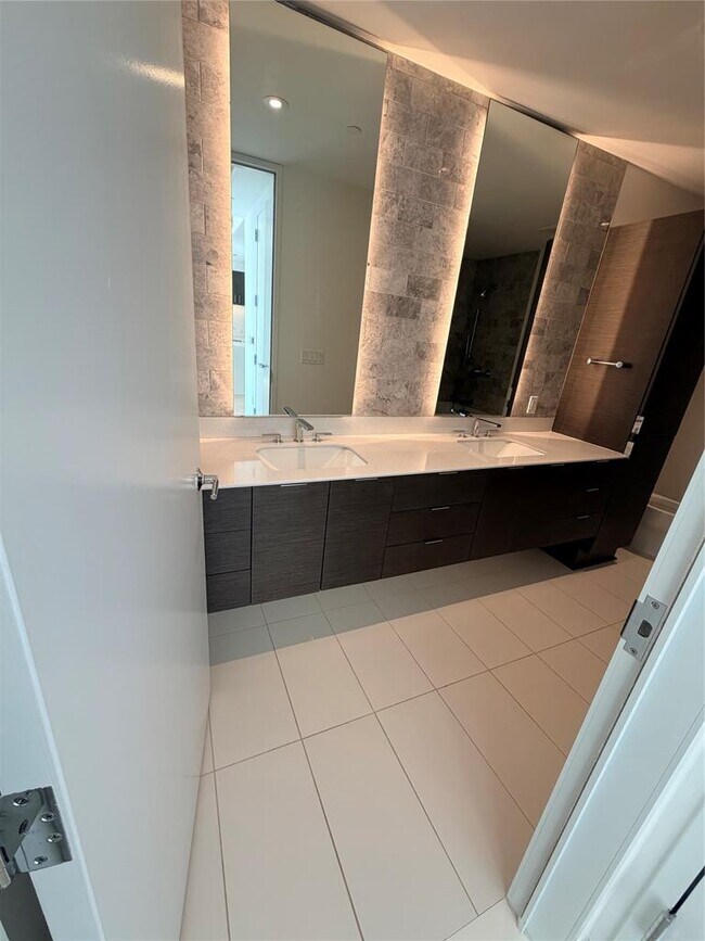 Building Photo - 301 West Ave