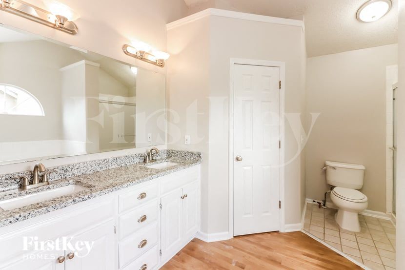 Building Photo - 15626 Riley St