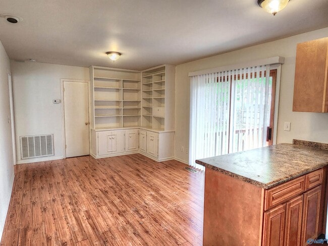 Building Photo - 510 Hermitagewood Dr NW