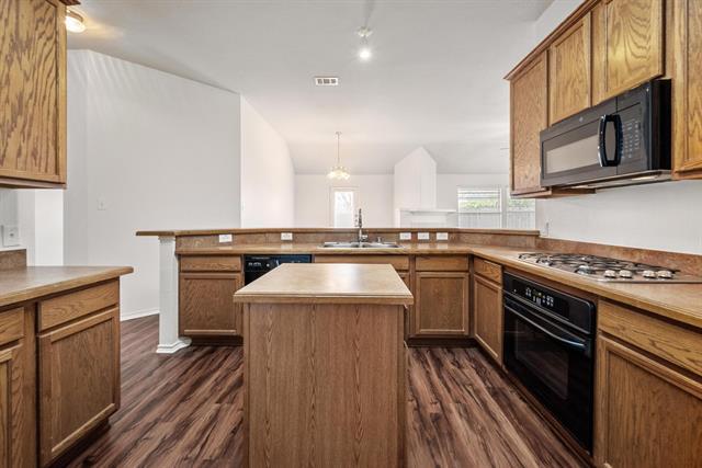 Building Photo - 9880 Wyndbrook Dr