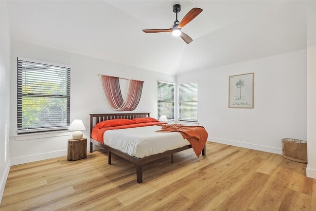 Building Photo - 1088 Pondview Dr