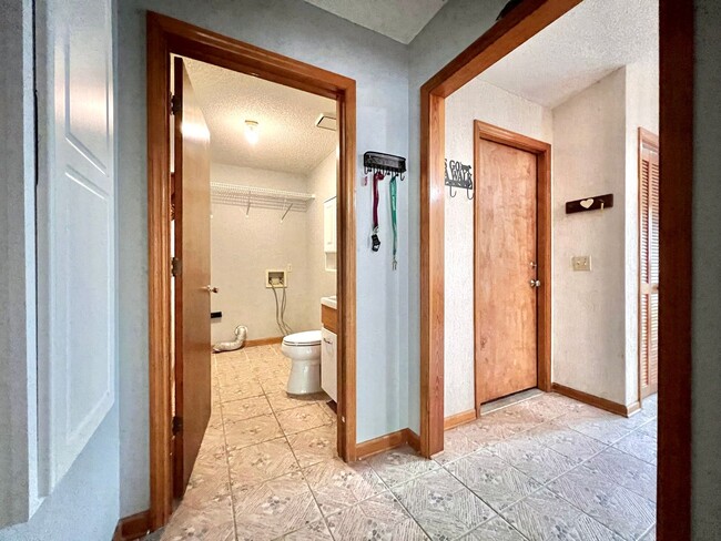 Building Photo - Fabulous house in Avondale on the East sid...