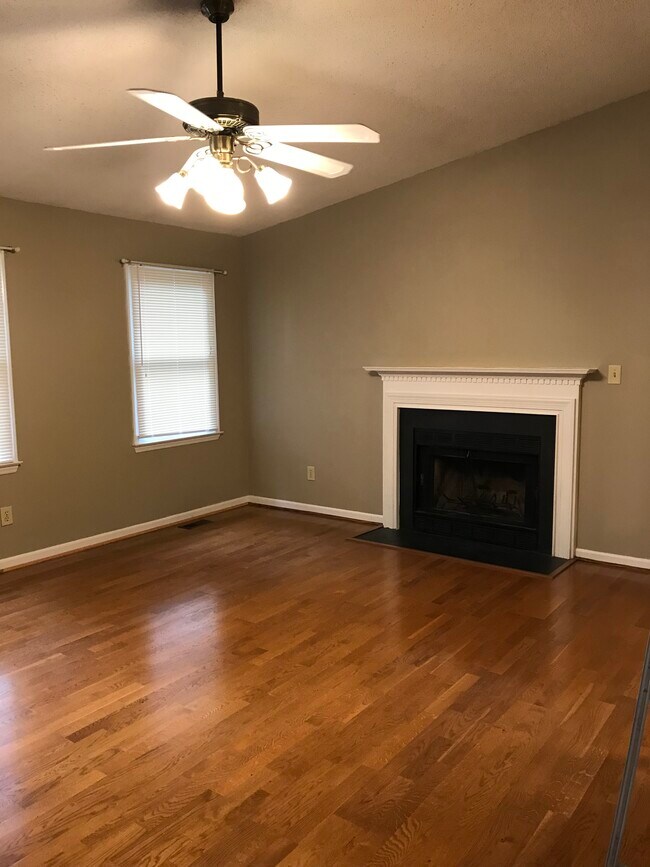 Living Room - 2720 Shober Ct