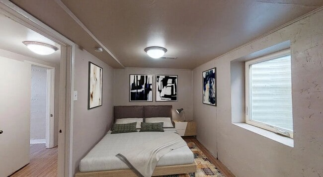 Building Photo - Charming four-bedroom home one block from UNR