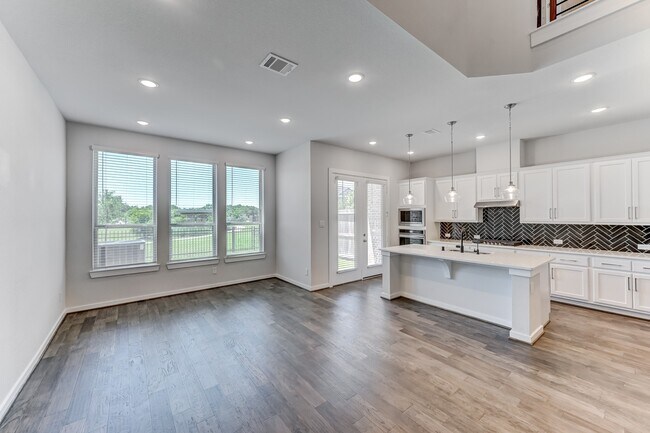 Building Photo - 6570 Scarlet Pond Ln