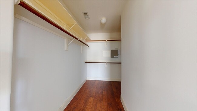 Building Photo - 328 Malone St