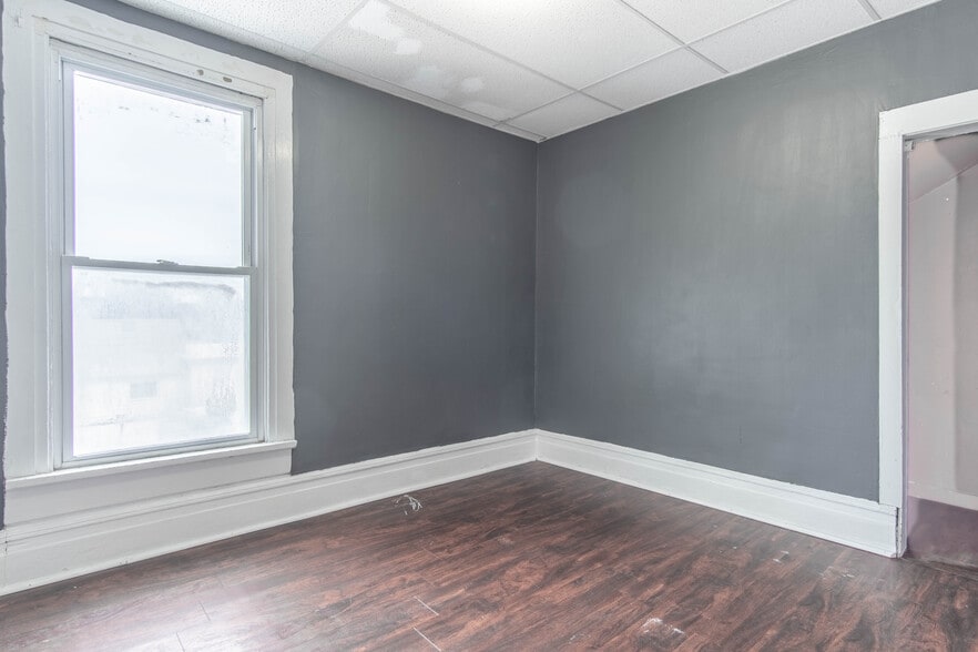 Building Photo - 820 Mill St