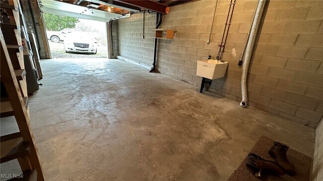 Building Photo - 95 Rockdale Rd