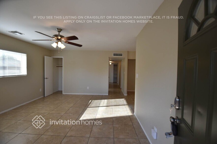 Building Photo - 9016 E Gary Ln