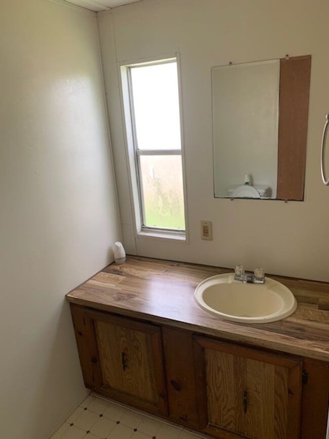 Building Photo - Welcome to Peaceful Pines! Haughton 2 bed 1 Bath