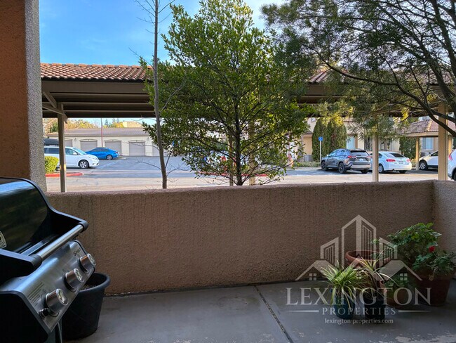 Building Photo - Beautifully Upgraded, 2BD/2BA, Condo Home in The Phoenician, Roseville!