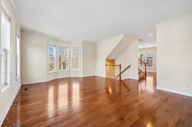 Building Photo - Olde Raleigh Stunner! 2 Primary Suites! Flexible move in date!