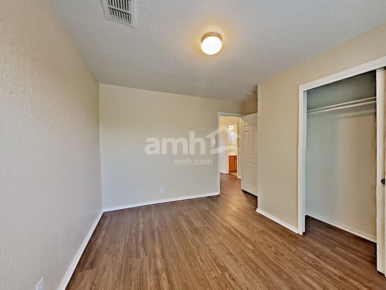 Building Photo - 7206 Calypso Dawn