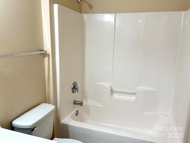 Building Photo - 7946 Mariners Pointe Cir