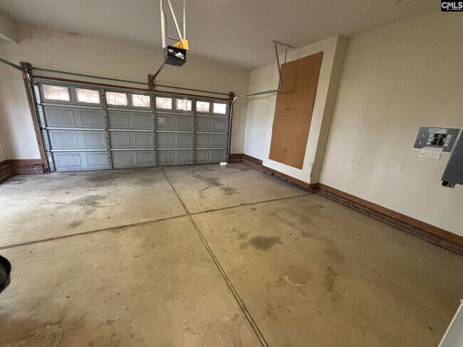 Building Photo - 527 Superior Cir