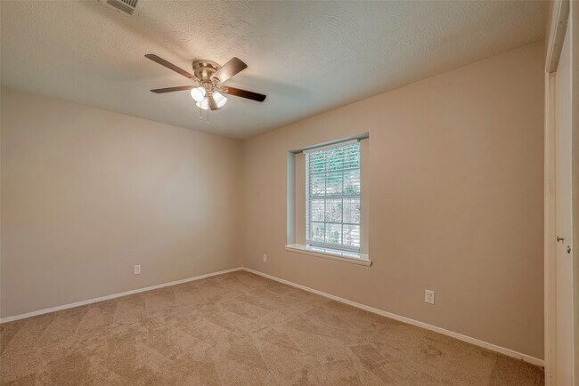 Building Photo - 505 Stoneledge Dr