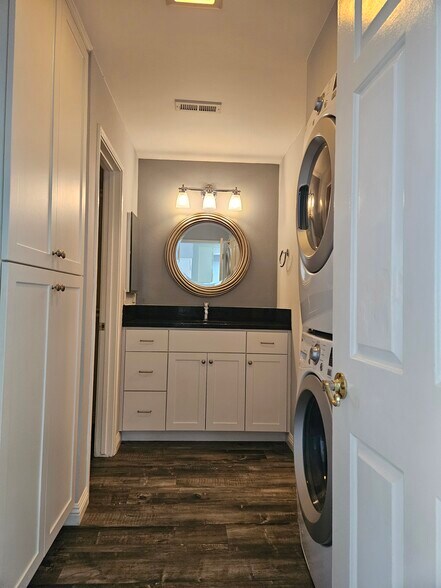 Building Photo - 1131 Packers Cir