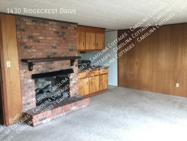 Building Photo - 1430 Ridgecrest Dr