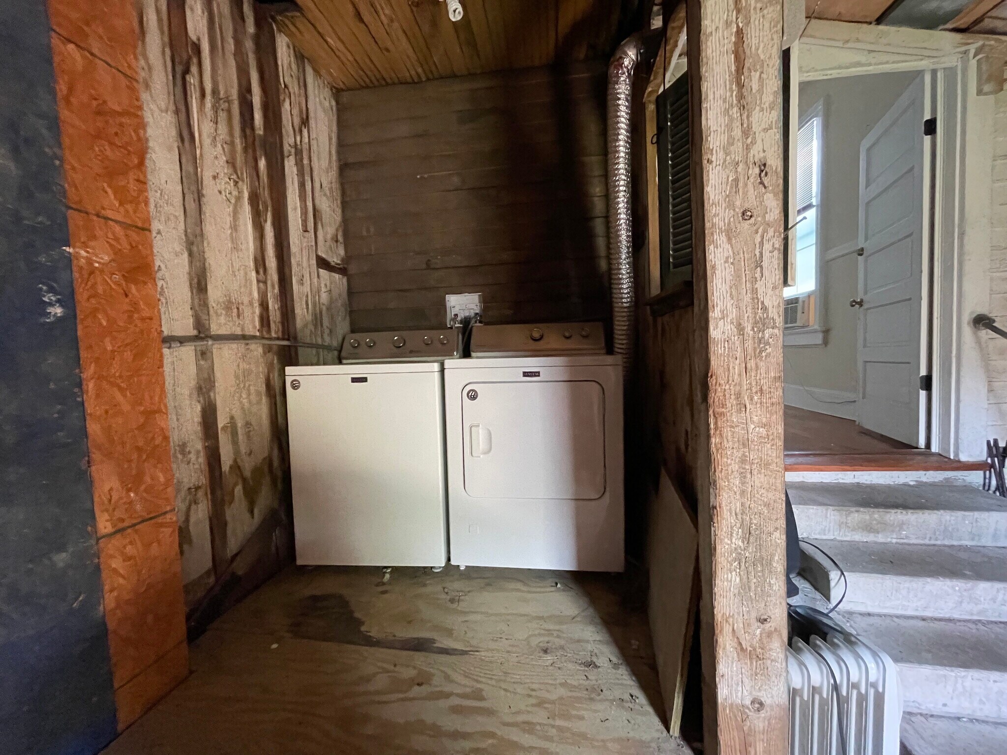 Building Photo - 2420 Jena St