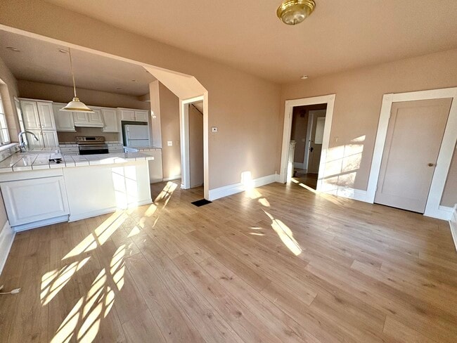 Building Photo - 1465 Central Ave