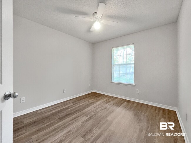 Building Photo - 154 Cypress Ln
