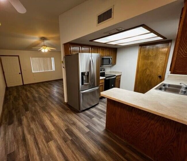 Building Photo - 1165 Sunny Ridge Dr