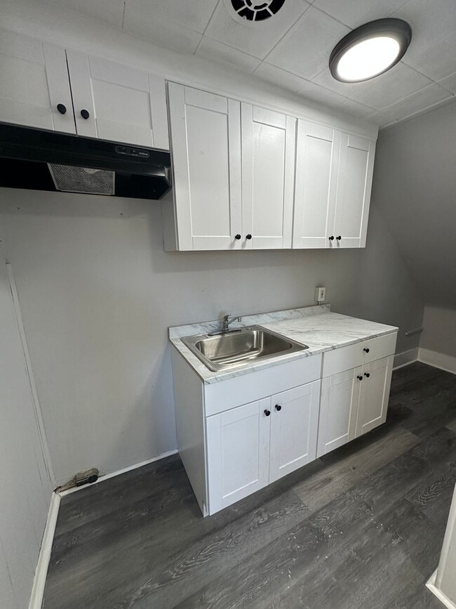 Building Photo - 612 MacDade Blvd