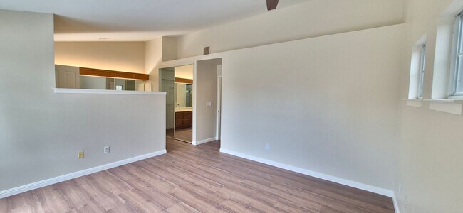 Building Photo - 784 Arabian Cir