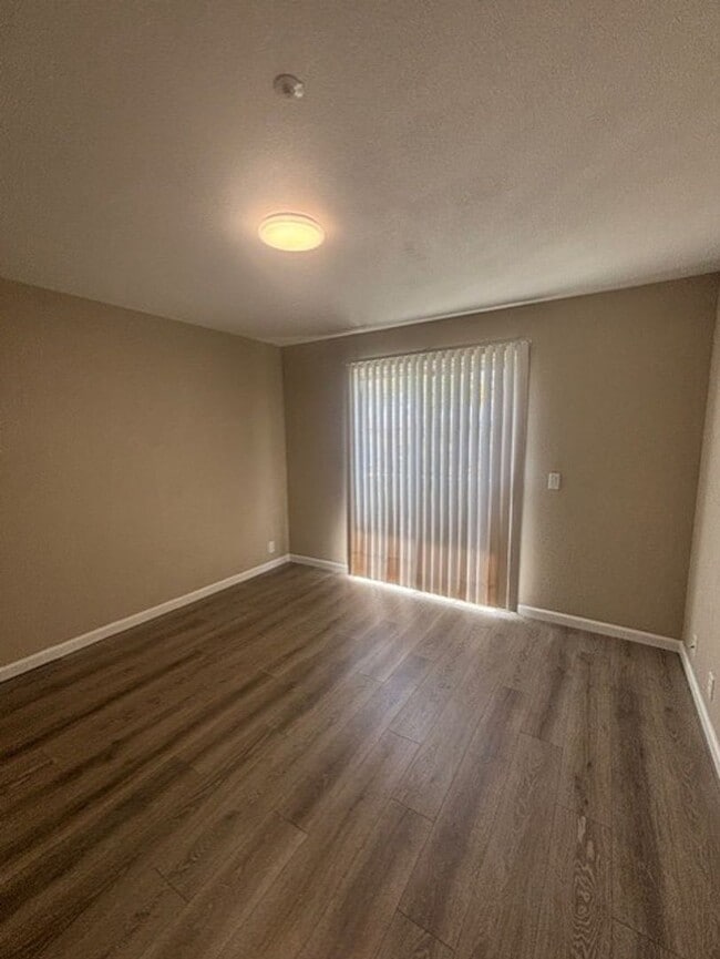 Building Photo - Your Pismo Escape: Stylish 2BR with Fireplace, Patio & Beach Proximity