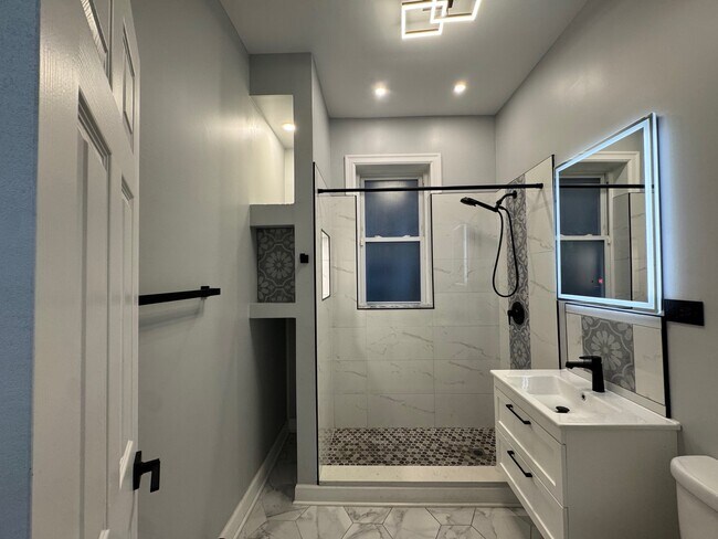 Building Photo - 4317 W 21st Pl