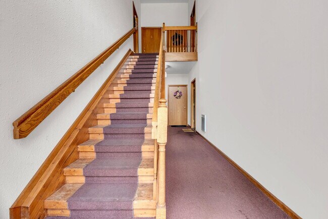 Building Photo - 2592 Eagles Cir