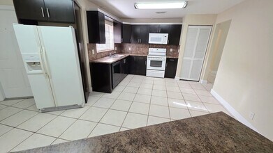 Building Photo - 10390 POOL HOUSE- NPM