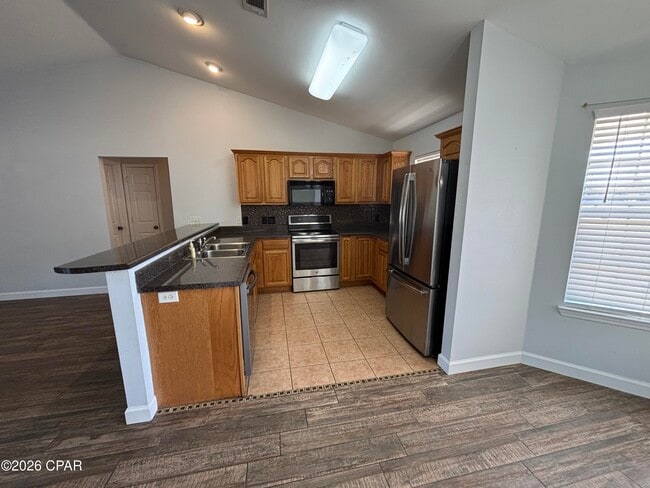 Building Photo - 5127 Stewart Dr