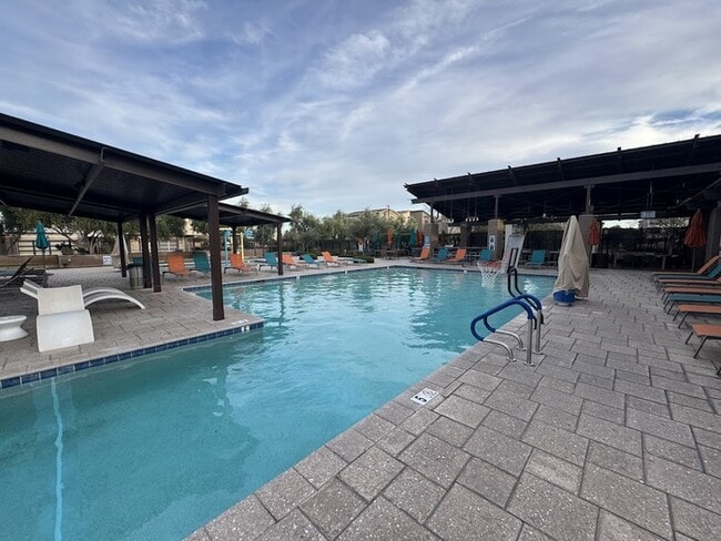 Building Photo - Chandler Luxury Townhome