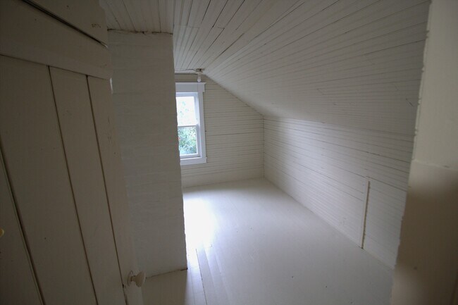 Building Photo - 7831 Camargo Rd