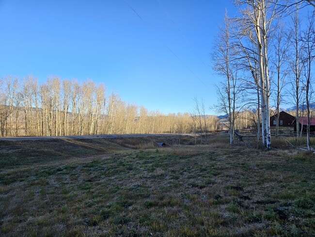 Building Photo - 2006 WY-352