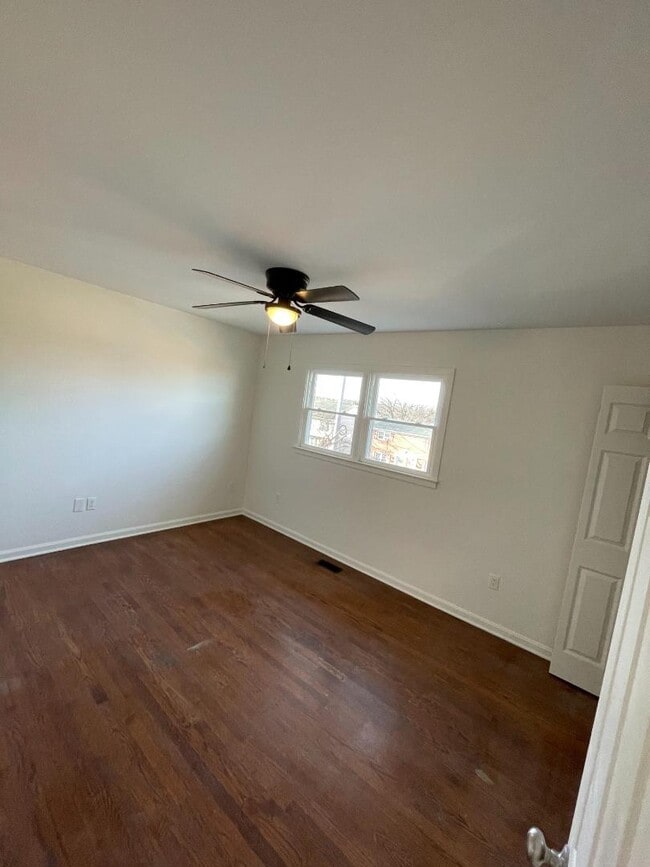 Building Photo - 122 S Shenandoah Ave