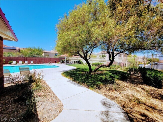Building Photo - 9275 Hollander Ave