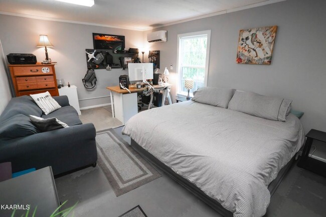 Building Photo - Beautiful 4-Bedroom Home in Desirable Wrens Creek Subdivision