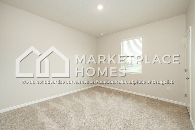 Building Photo - 10913 Laxer Cay Loop