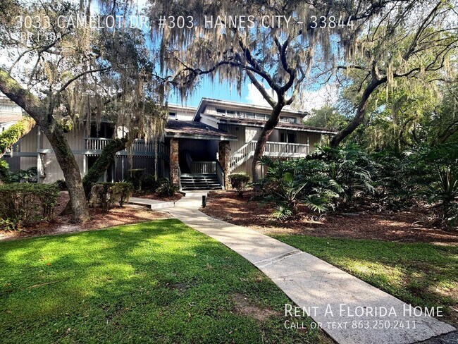Building Photo - 3033 Camelot Dr
