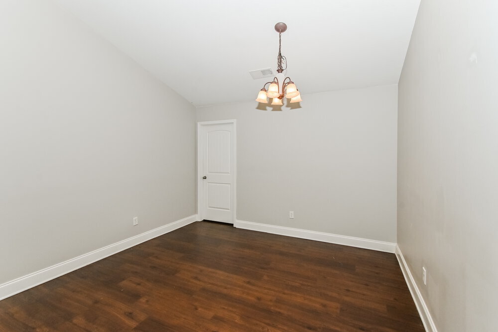 Building Photo - 2915 S Hartland