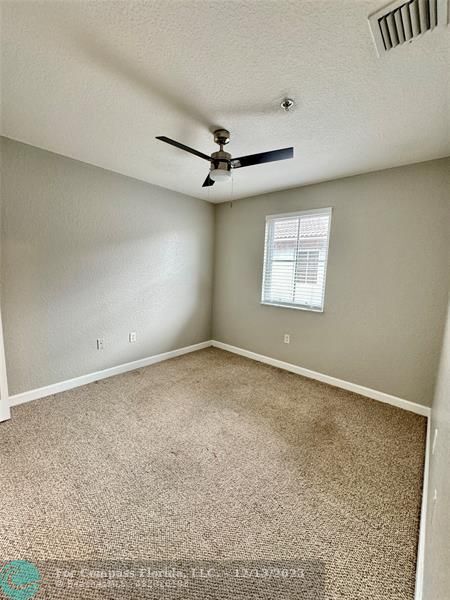 Building Photo - 4425 SW 160th Ave