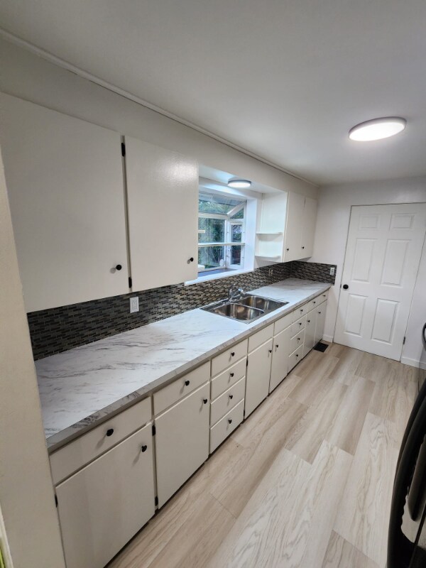 Building Photo - 950 SE 6th Ave