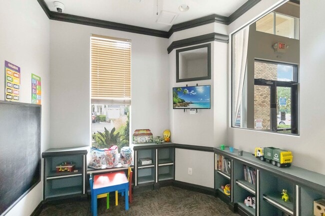 Building Photo - MOVE IN SPECIAL- 3/2.5 Townhome W/ 2 Car Garage For Rent in the Highly Desirable Avalon Park Comm...