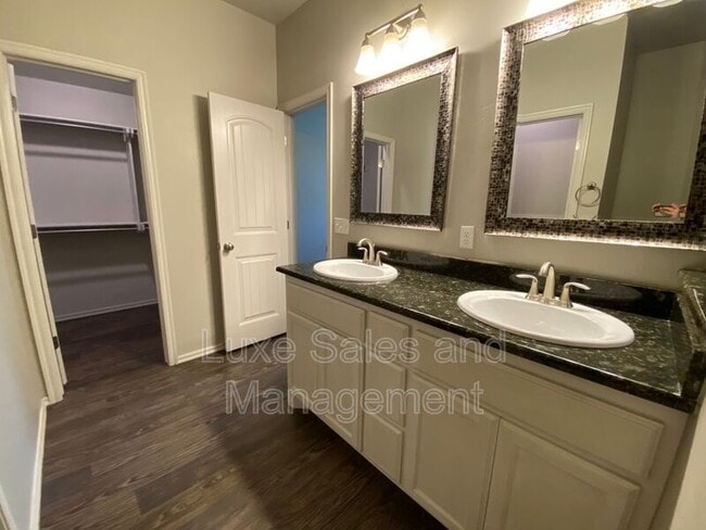 Building Photo - 2225 Mill Creek Way